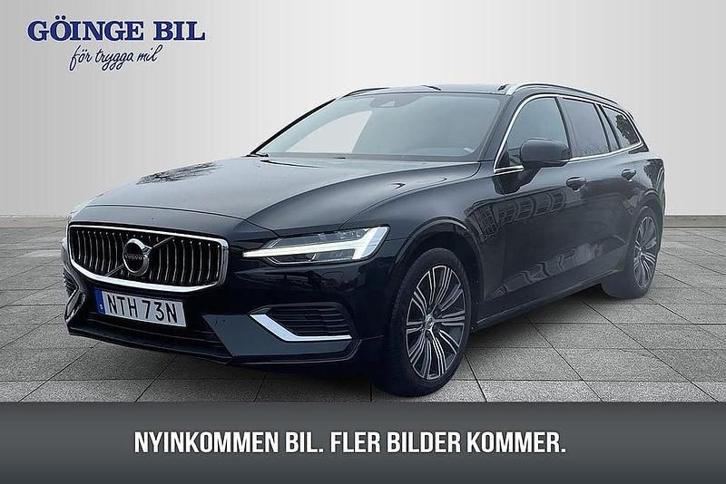 Svart Begagnad 2022 Volvo V60 Kombi | 364 000 kr (Marknadspris) - Bild 1/1