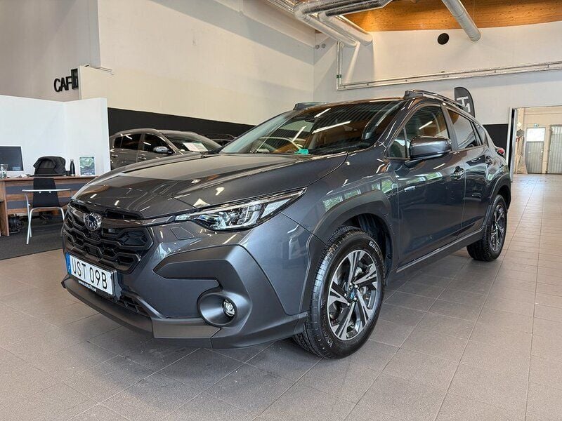 Grå Begagnad 2024 Subaru Crosstrek Kombi | 359 900 kr (Bra pris) - Bild 1/4