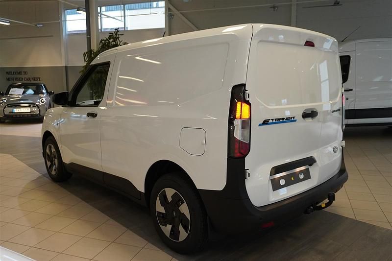 Ny Ford E-Transit 2026 Vit Van