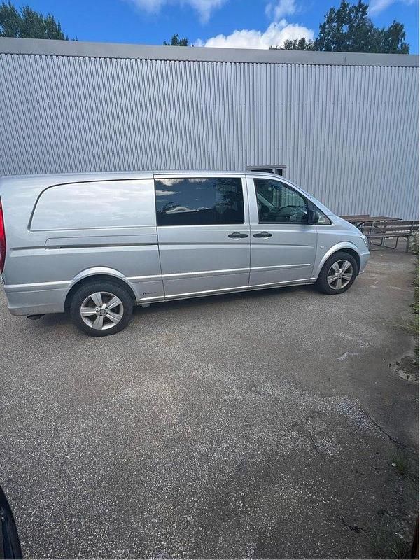 Silver Begagnad 2014 Mercedes Vito Minibuss | 169 000 kr (Marknadspris) - Bild 1/4