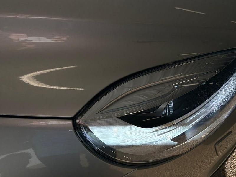 Begagnad Volvo V40 CC Momentum 120 HK (88 kW) 2017 Brun Kombi