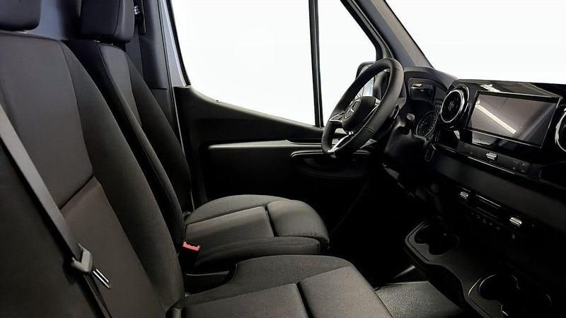 Begagnad Mercedes E-Sprinter 100 kW (136 HK) 2024 Vit (white) Van