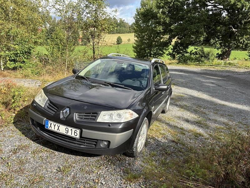 Svart Begagnad 2006 Renault Mégane GrandTour Kombi | 10 000 kr (Lite dyr) - Bild 1/3