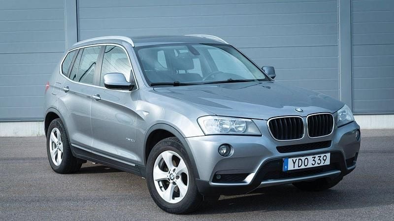 Grå Begagnad 2011 BMW X3 SUV | 99 000 kr (Superpris) - Bild 1/4