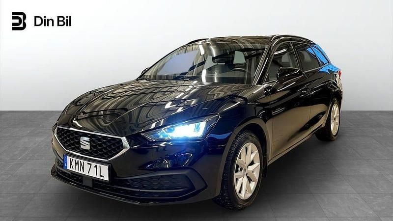 Svart Begagnad 2022 Seat Leon Style Kombi | 199 900 kr (Marknadspris) - Bild 1/4