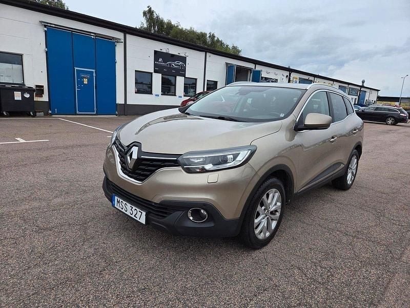 Ljusbrun (brun) Begagnad 2016 Renault Kadjar LIMITED SUV | 119 900 kr (Marknadspris) - Bild 1/4