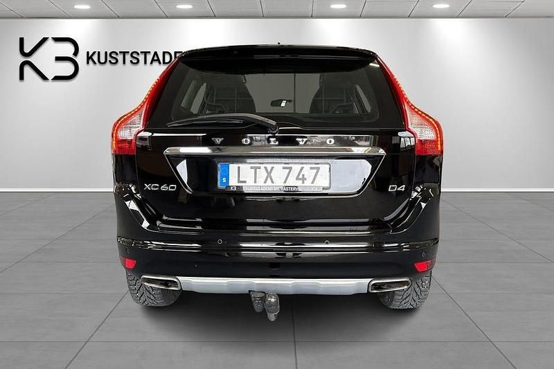 Begagnad Volvo XC60 Momentum 190 HK (139 kW) 2015 Svart SUV