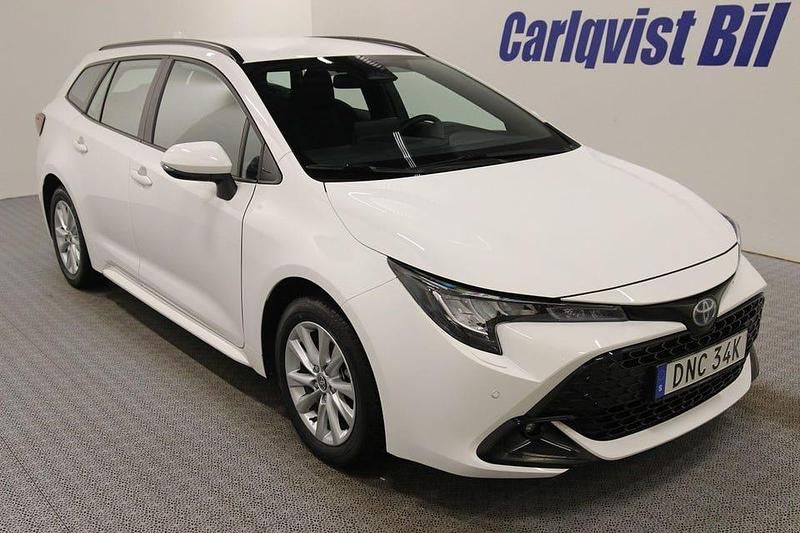 Begagnad Toyota Corolla 98 HK (72 kW) 2024 Vit Kombi