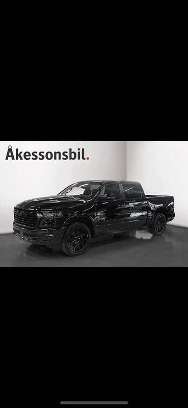 Silver Ny 2025 Dodge Ram Pickup | 1 211 250 kr (Marknadspris) - Bild 1/4