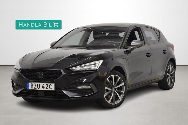 Svart Begagnad 2021 Seat Leon FR | 219 900 kr (Marknadspris) - Bild 1/4
