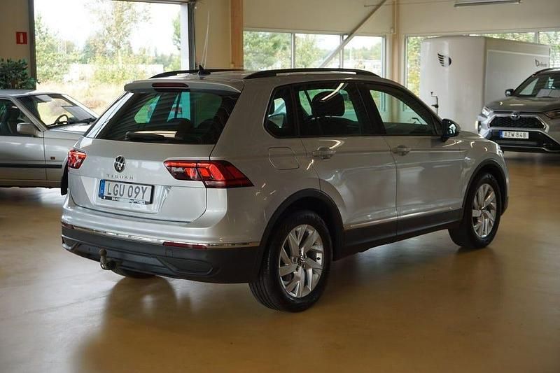 Begagnad VW Tiguan 150 HK (110 kW) 2020 Silver SUV