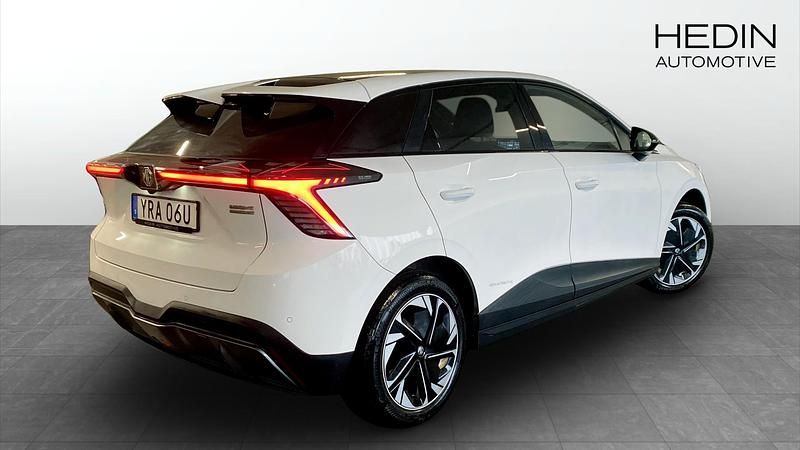 Begagnad MG MG4 EV 150 kW (204 HK) 2022 Vit (white) Halvkombi