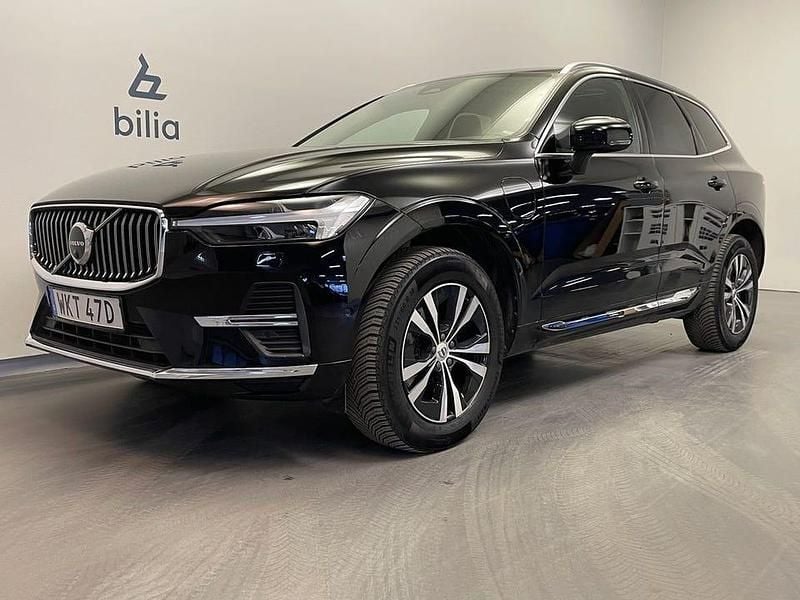 Svart Begagnad 2023 Volvo XC60 Core SUV | 459 500 kr - Bild 1/4