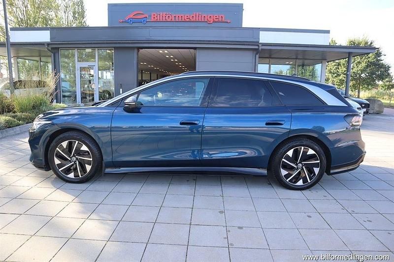 Blå svart Begagnad 2024 VW ID.7 Pro Sedan | 549 900 kr (Lite dyr) - Bild 1/4