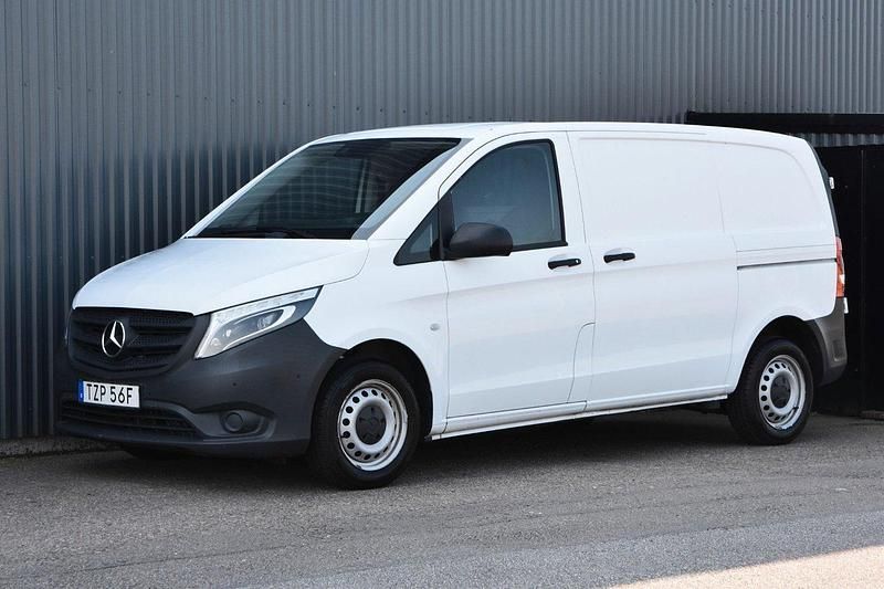 Vit Begagnad 2019 Mercedes Vito Minibuss | 129 900 kr (Superpris) - Bild 1/4