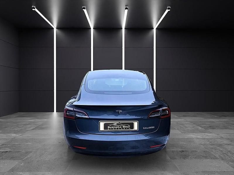 Begagnad Tesla Model 3 Performance 461 kW (627 HK) 2020 Grå Sedan