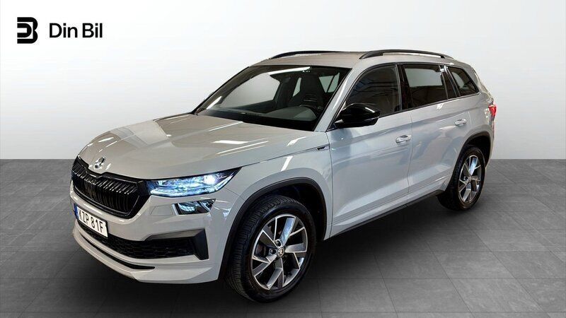 Grå Begagnad 2022 Skoda Kodiaq SportLine SUV | 419 900 kr (Lite dyr) - Bild 1/4