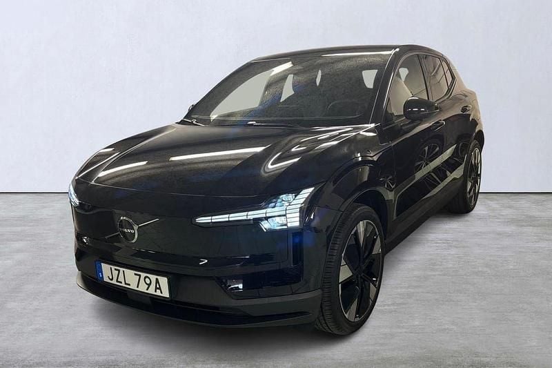 Svart Ny 2025 Volvo EX30 Plus SUV | 389 000 kr (Bra pris) - Bild 1/4
