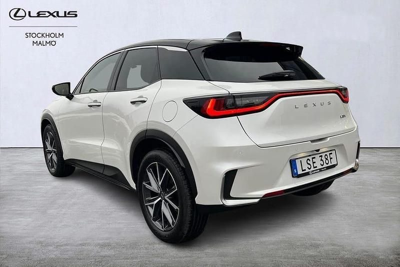 Begagnad Lexus LBX 137 HK (100 kW) 2025 Vit SUV