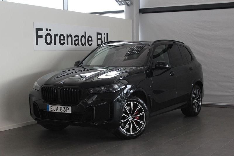 Svart Begagnad 2024 BMW X5 M Sport SUV | 889 000 kr (Marknadspris) - Bild 1/4