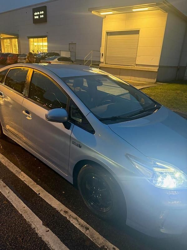 Begagnad Toyota Prius Plug-in Hybrid 136 HK (100 kW) 2012 Halvkombi