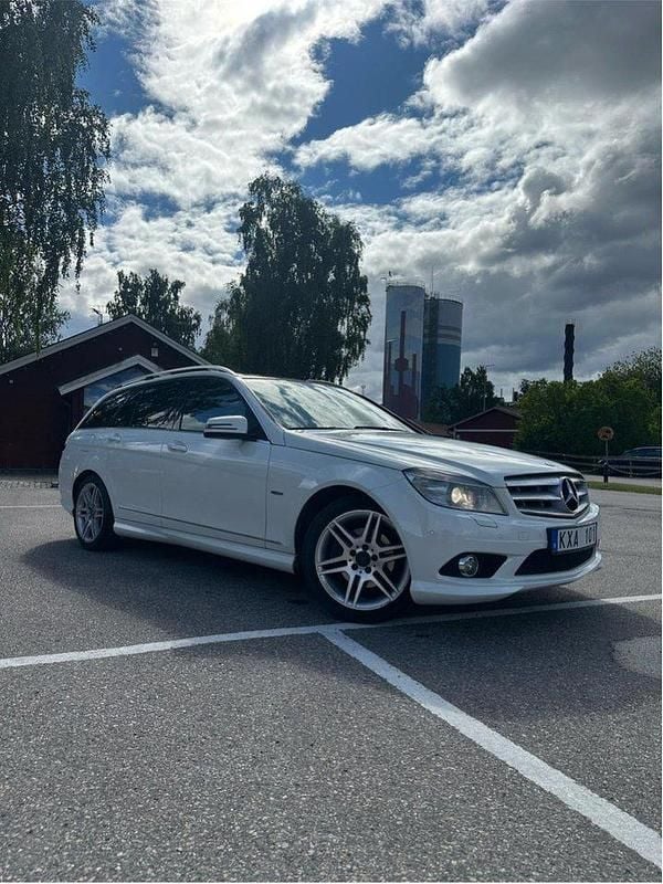 Vit Begagnad 2011 Mercedes C180 AMG Kombi | 79 000 kr (Bra pris) - Bild 1/4