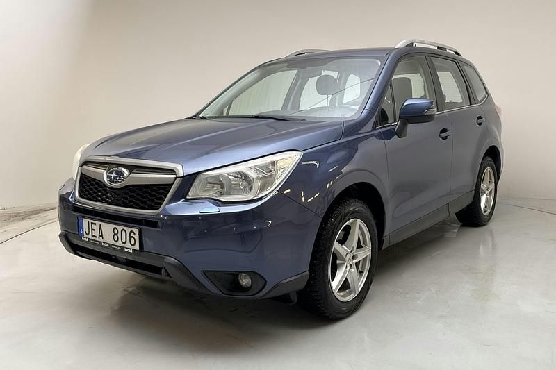 Mörkblå Begagnad 2013 Subaru Forester SUV | 100 000 kr (Marknadspris) - Bild 1/4