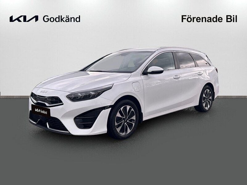 Vit Begagnad 2021 Kia Ceed Sportswagon Advance Kombi | 235 000 kr (Marknadspris) - Bild 1/4