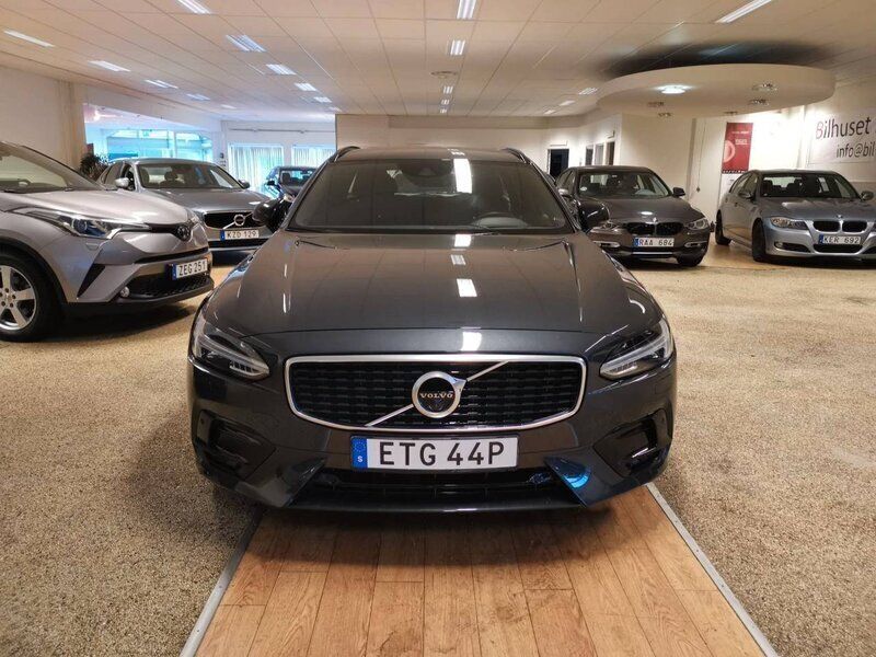 Grå (mgrå met) Begagnad 2020 Volvo V90 R-Design Kombi | 399 000 kr (Marknadspris) - Bild 1/4