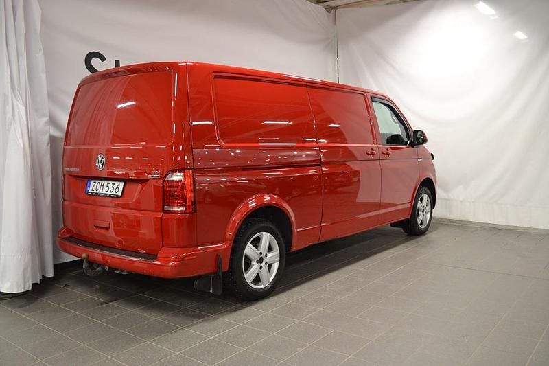 Begagnad VW Transporter 2018 Röd Van