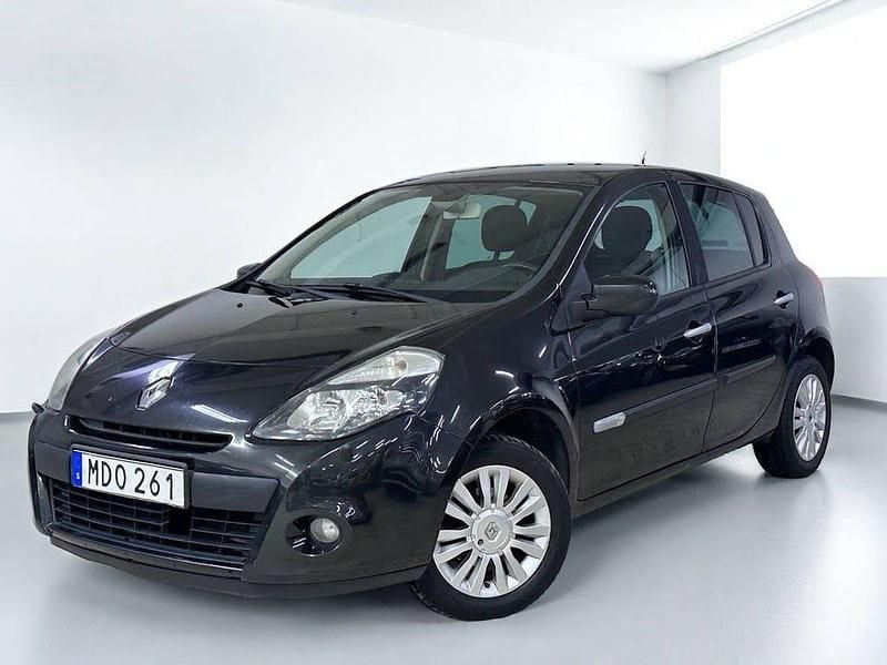 Svart Begagnad 2012 Renault Clio IV Halvkombi | 26 900 kr (Marknadspris) - Bild 1/4