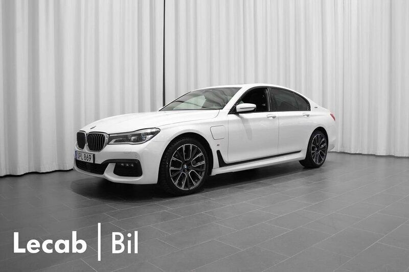 Vit Begagnad 2019 BMW 740 iPerformance Sedan | 479 500 kr - Bild 1/4