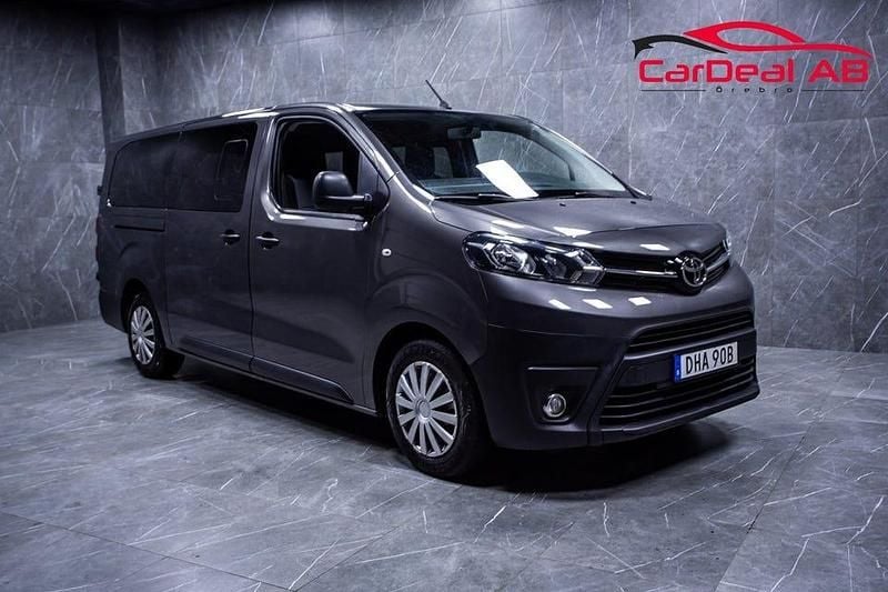 Mörkgrå Begagnad 2018 Toyota Proace Verso Kombi | 179 800 kr - Bild 1/4
