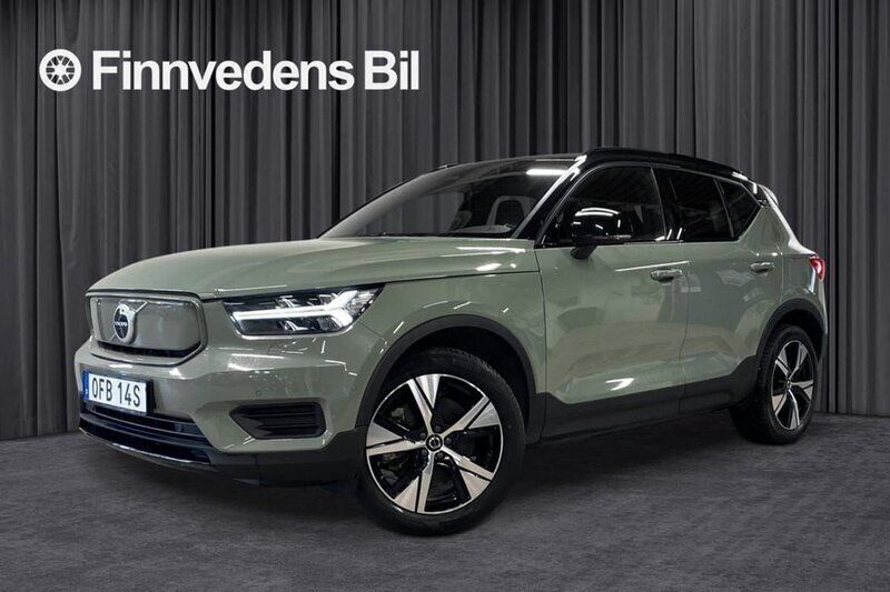 Grön Begagnad 2022 Volvo XC40 Core SUV | 339 000 kr - Bild 1/4