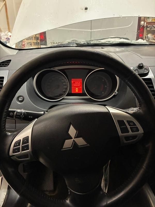 Begagnad Mitsubishi Outlander 140 HK (102 kW) 2007 SUV