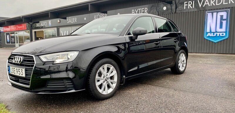 Svart Begagnad 2019 Audi A3 Sportback Proline Halvkombi | 169 900 kr (Marknadspris) - Bild 1/4