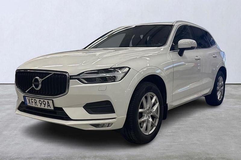 Vit Begagnad 2019 Volvo XC60 Momentum SUV | 324 900 kr (Marknadspris) - Bild 1/4