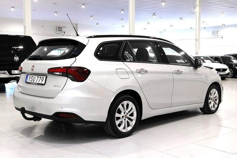 Begagnad Fiat Tipo 110 HK (80 kW) 2017 Silver metallic Kombi