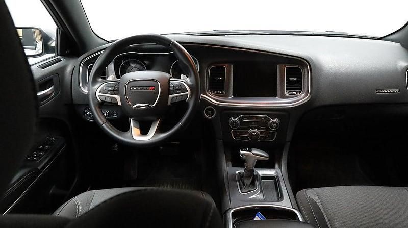 Begagnad Dodge Charger 375 HK (275 kW) 2016 Silver Sedan