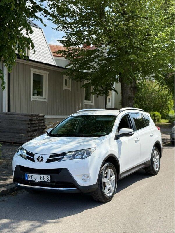 Vit Begagnad 2013 Toyota RAV4 Active SUV | 109 000 kr (Bra pris) - Bild 1/4