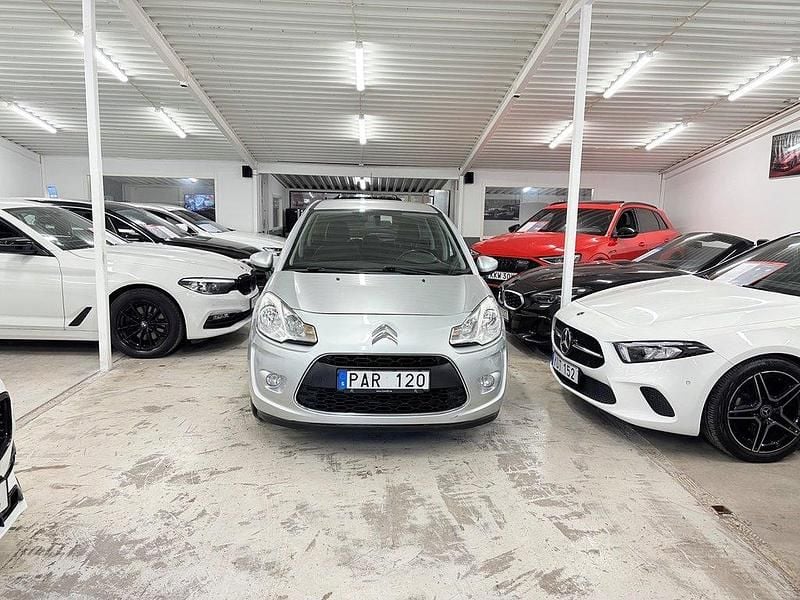 Silver Begagnad 2011 Citroën C3 Halvkombi | 34 900 kr (Marknadspris) - Bild 1/4