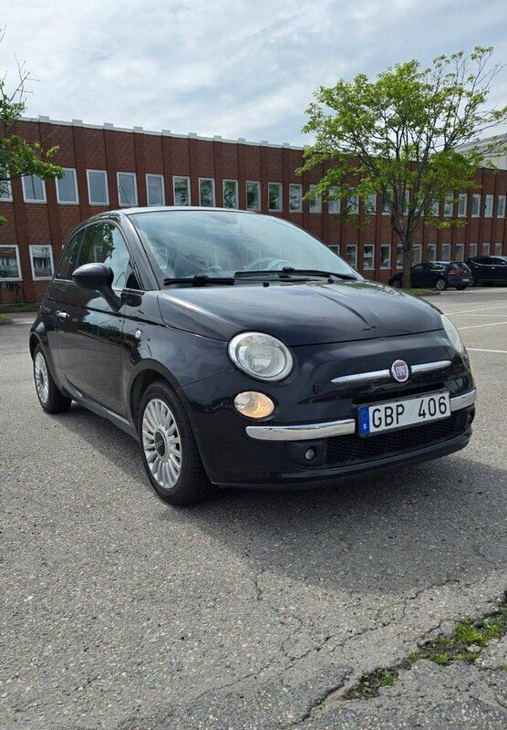 Svart Begagnad 2012 Fiat 500 Lounge Halvkombi | 58 000 kr (Marknadspris) - Bild 1/4