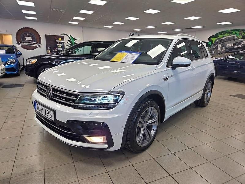Vit Begagnad 2016 VW Tiguan R-line SUV | 219 500 kr (Dyr) - Bild 1/4