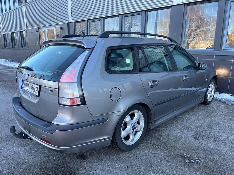 Begagnad Saab 9-3 Vector 209 HK (153 kW) 2006 Grå Kombi