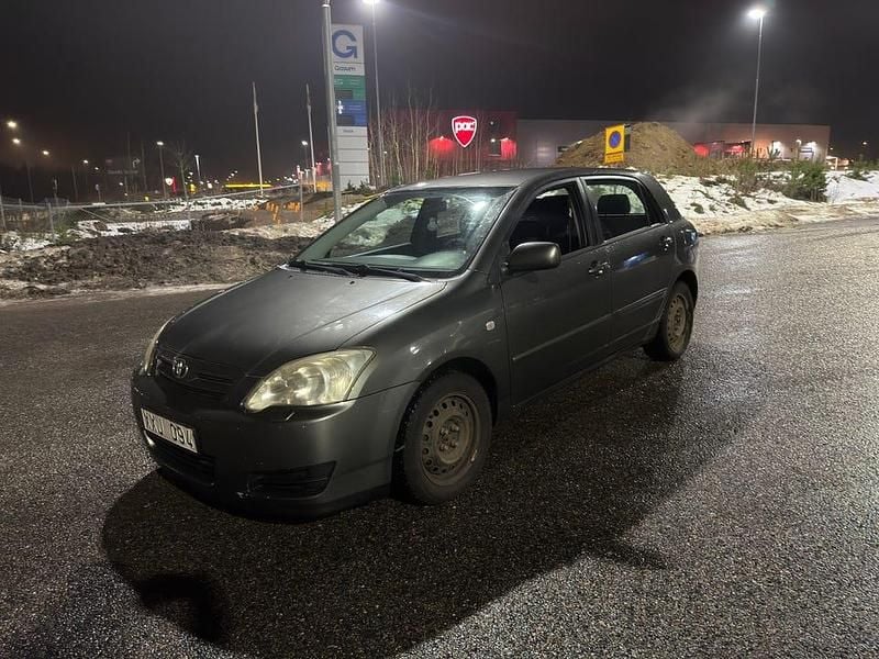 Begagnad 2006 Toyota Corolla Halvkombi | 39 500 kr (Marknadspris) - Bild 1/4