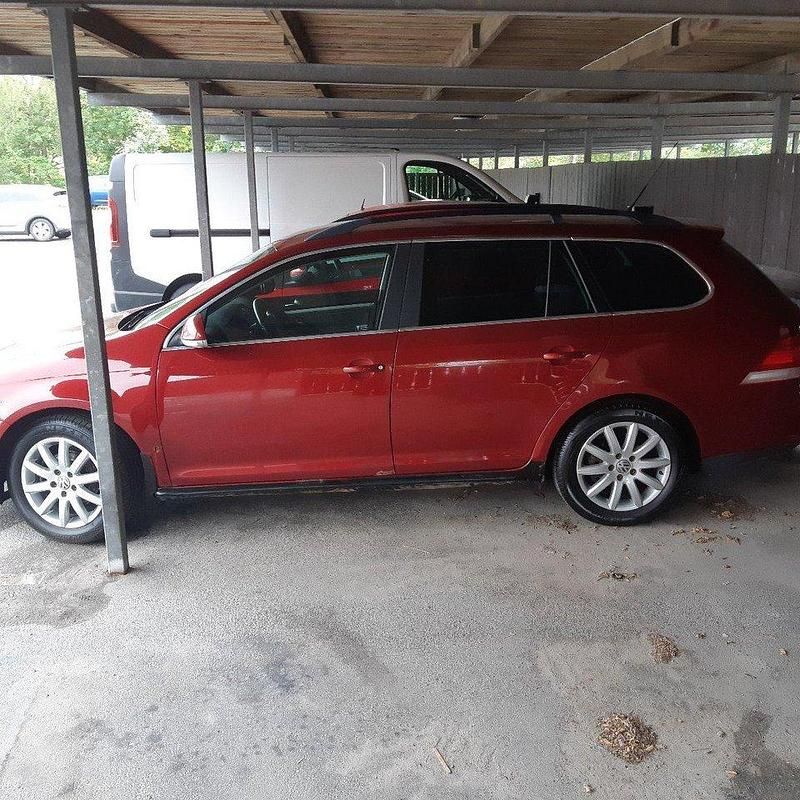 Röd Begagnad 2009 VW Golf Kombi | 27 000 kr (Bra pris) - Bild 1/3