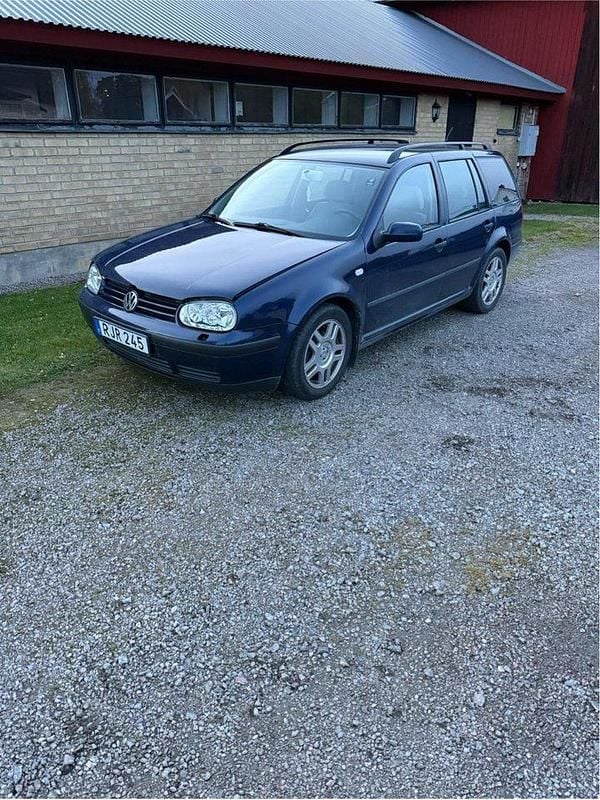 Blå Begagnad 2000 VW Golf IV Trendline Kombi | 15 000 kr (Bra pris) - Bild 1/2