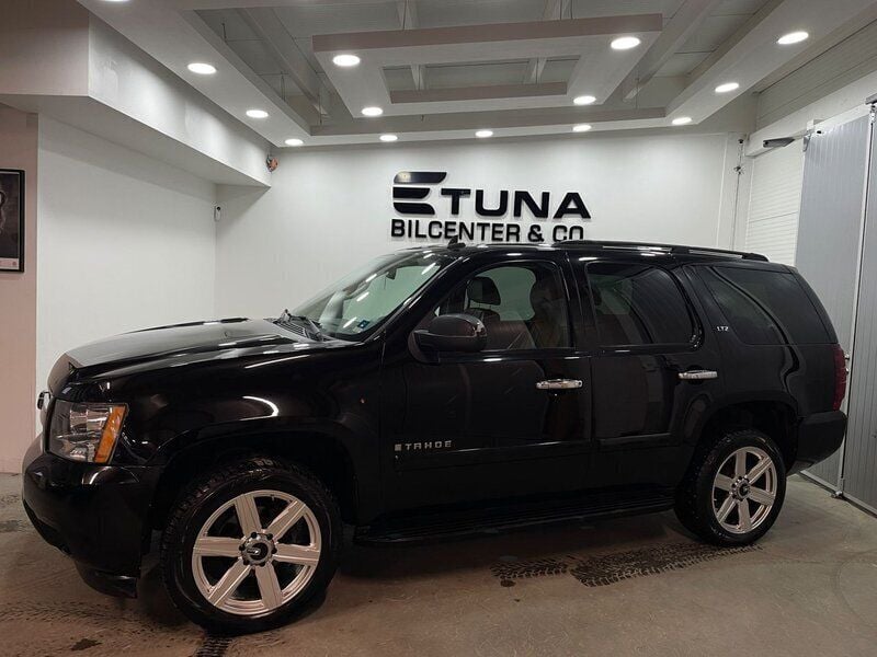 Svart Begagnad 2007 Chevrolet Tahoe LTZ SUV | 129 900 kr - Bild 1/4