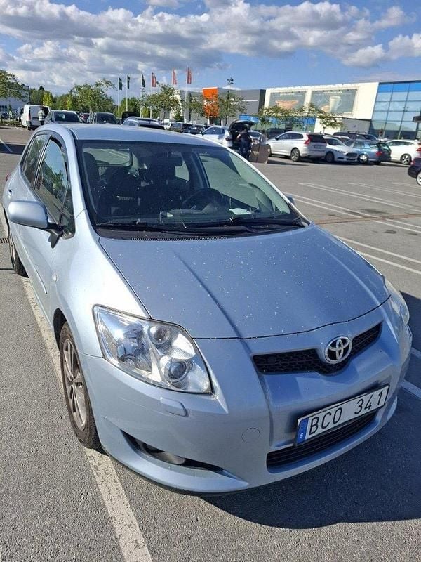 Blå Begagnad 2009 Toyota Auris Halvkombi | 65 000 kr (Marknadspris) - Bild 1/4