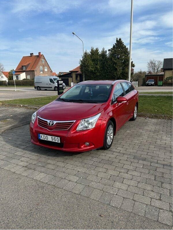 Röd Begagnad 2009 Toyota Avensis Business Edition Kombi | 55 000 kr (Bra pris) - Bild 1/4